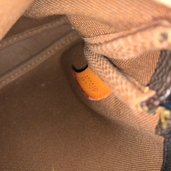 Louis Vuitton monogram pochette - Picture 10 of 11